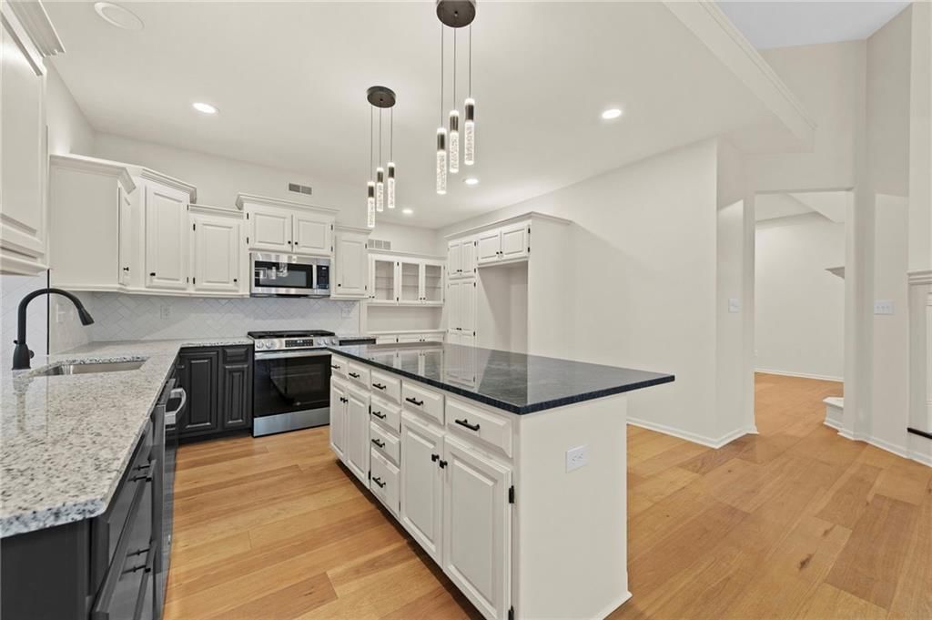 2821 SW Carlton Drive — photo 16