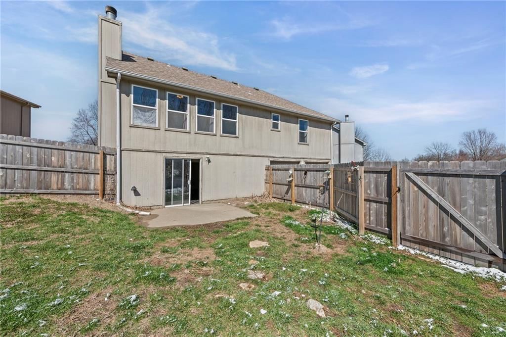 504 SE Chase Court — photo 3