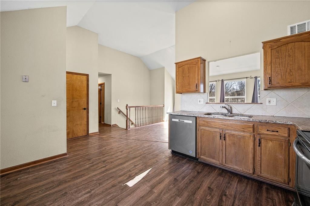 504 SE Chase Court — photo 9