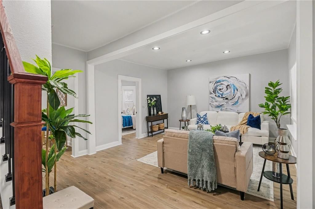 722 Stewart Avenue — photo 4