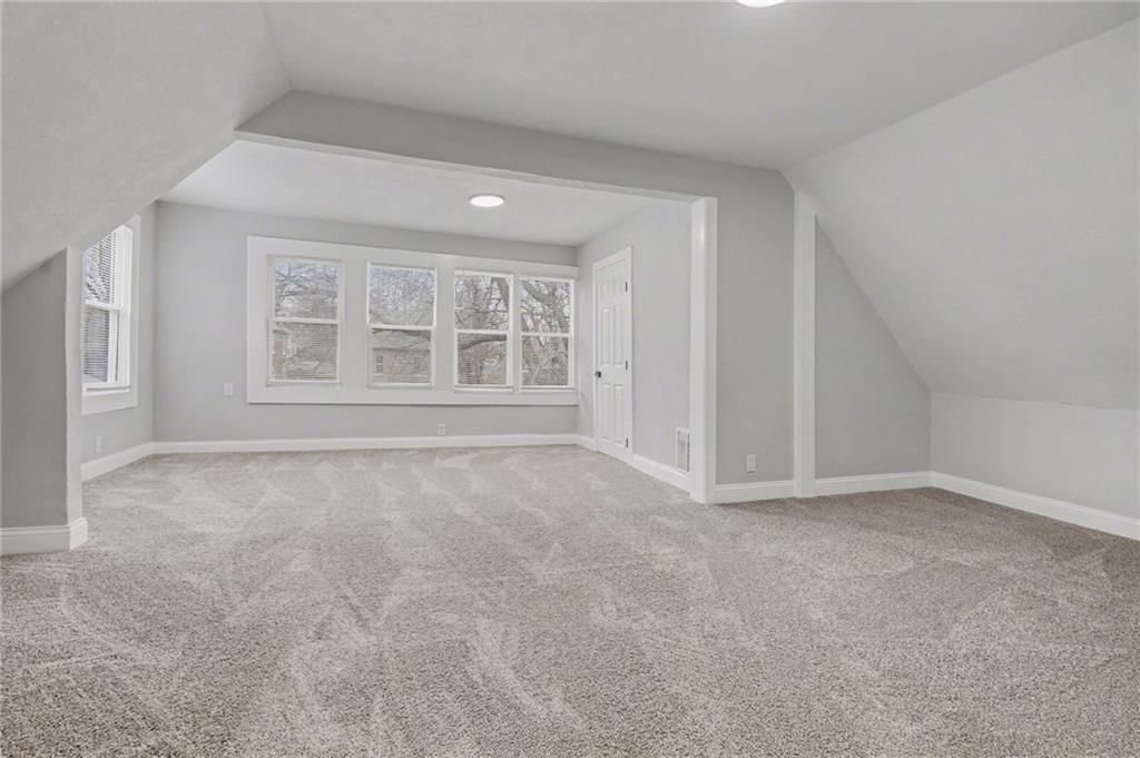 722 Stewart Avenue — photo 25