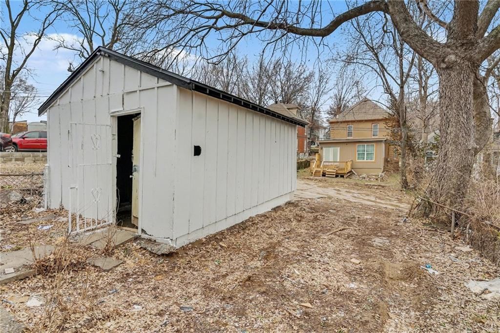 722 Stewart Avenue — photo 33