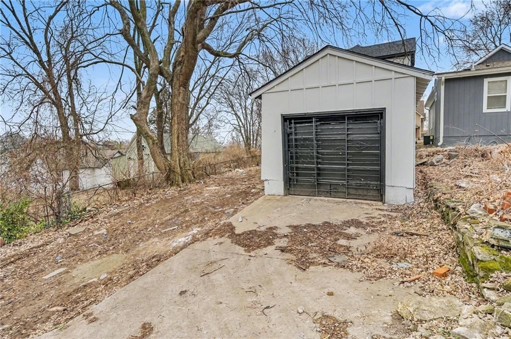 722 Stewart Avenue — photo 34