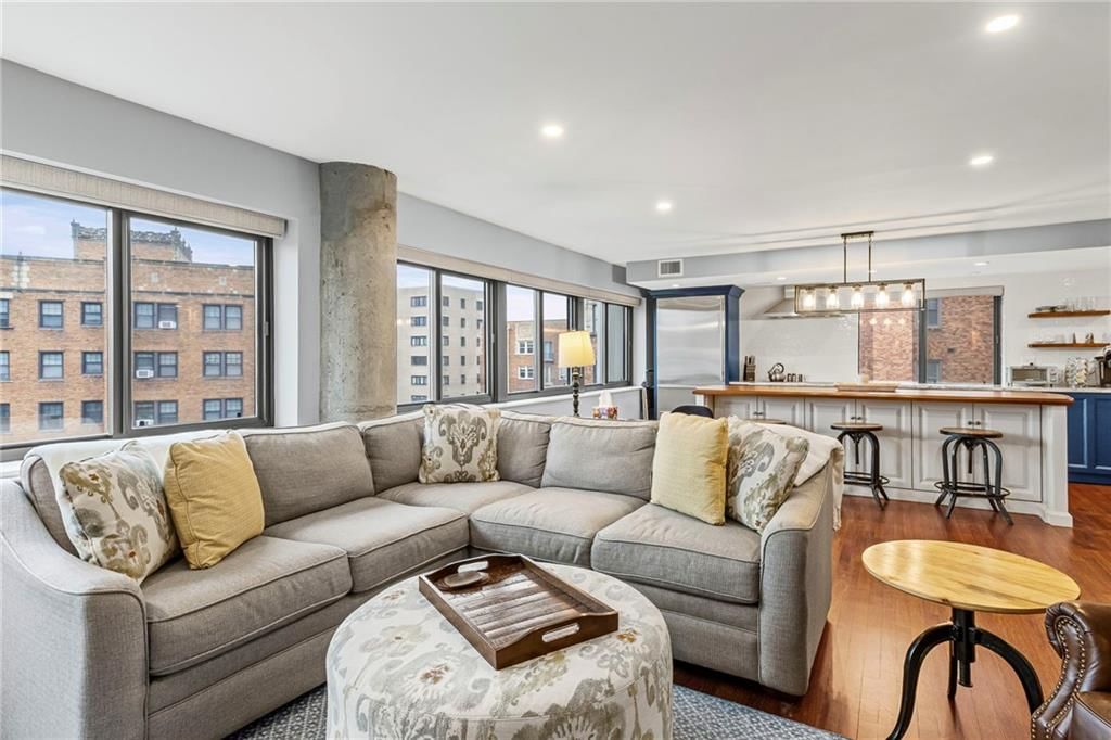 803 W 48th Street — photo 5