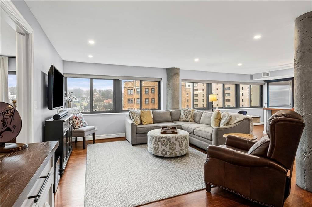 803 W 48th Street — photo 8