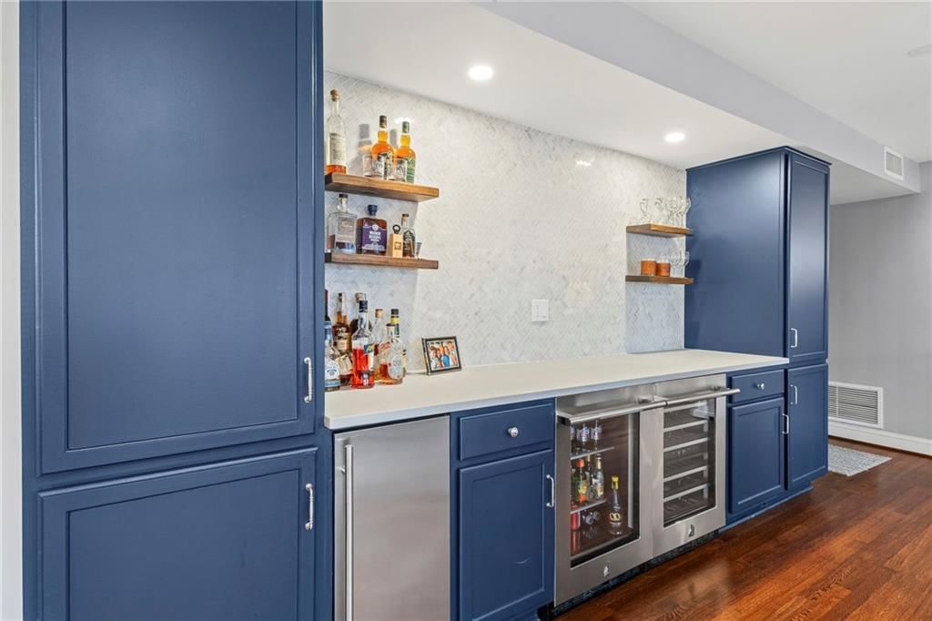 803 W 48th Street — photo 10