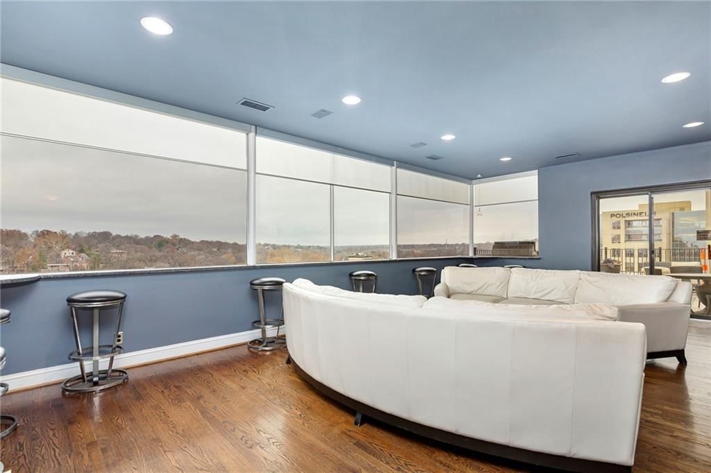 803 W 48th Street — photo 13