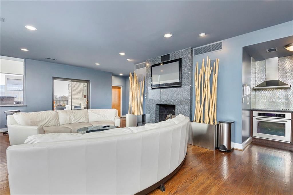 803 W 48th Street — photo 15