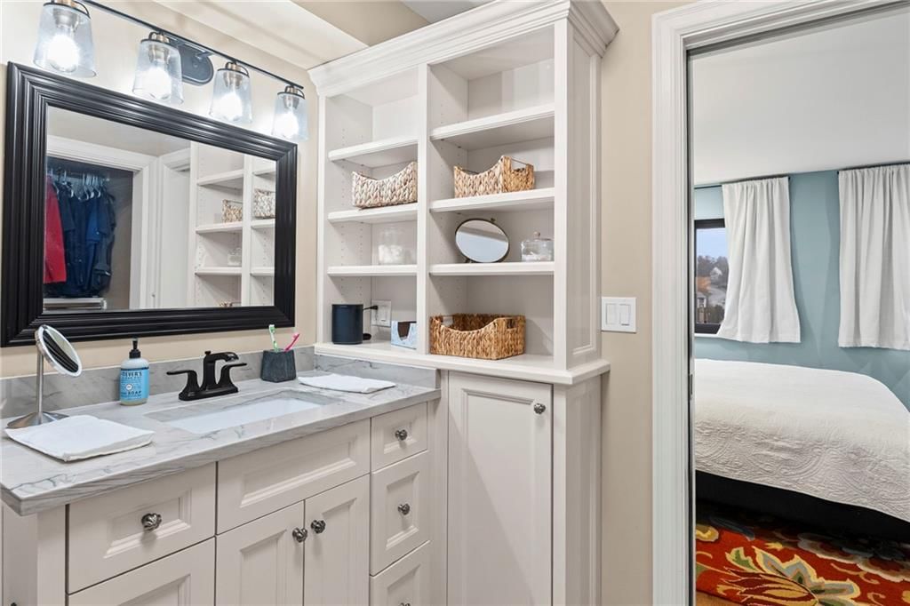 803 W 48th Street — photo 22