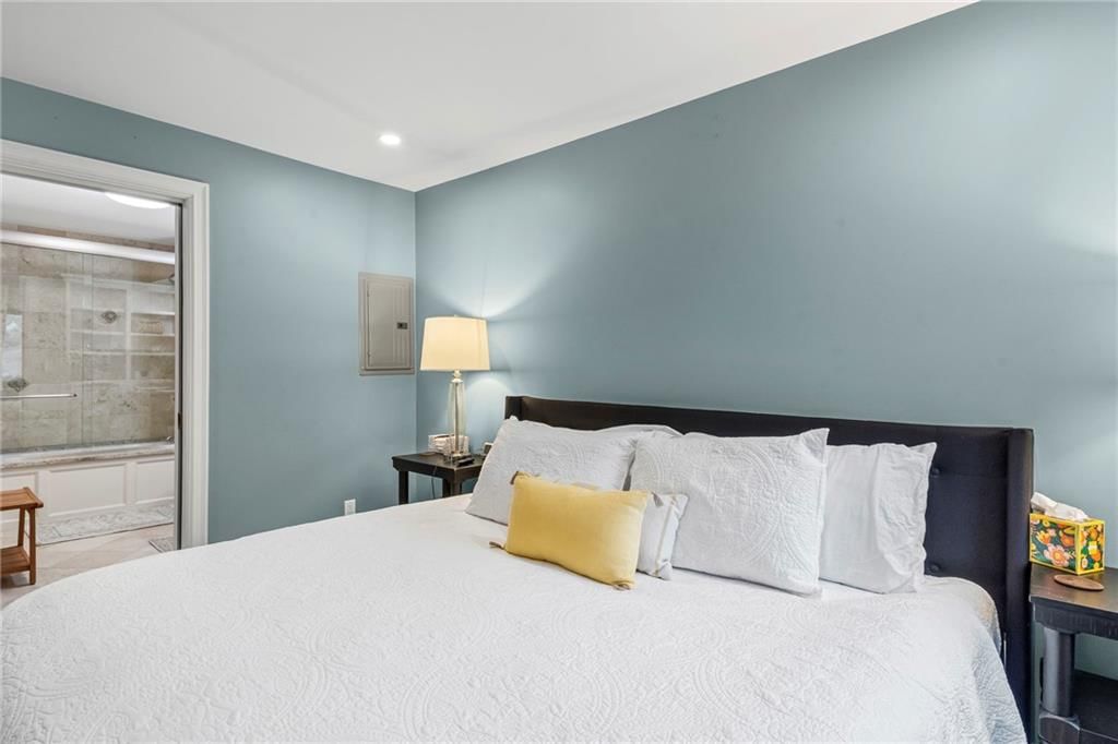 803 W 48th Street — photo 26