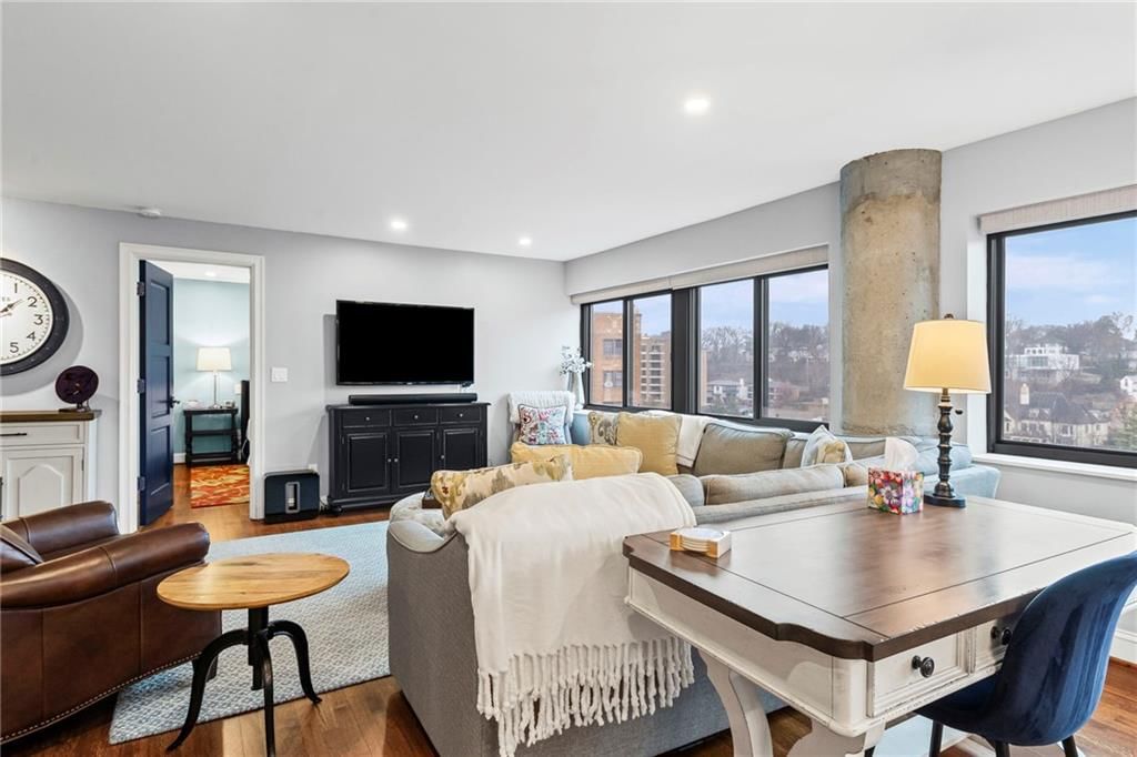 803 W 48th Street — photo 27