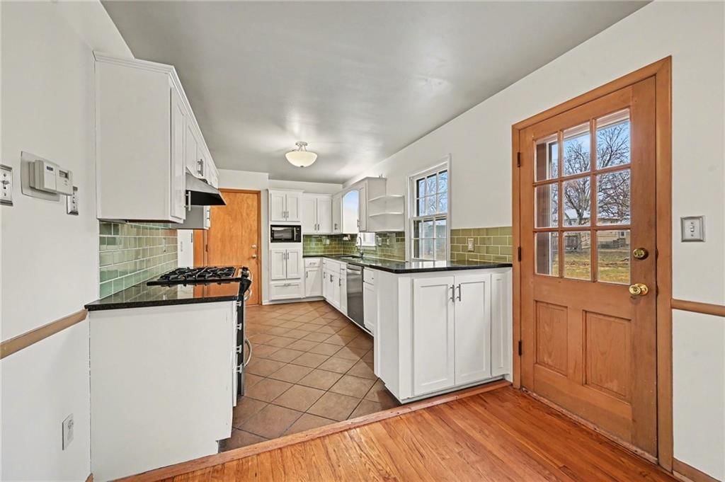 9106 W 97th Street — photo 10