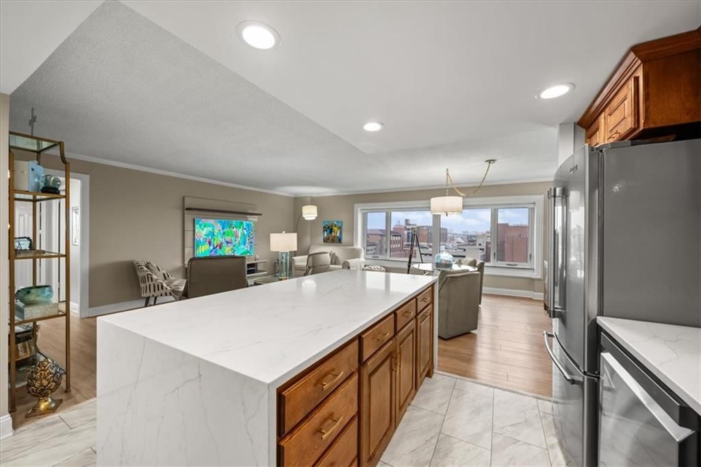 4545 Wornall Road — photo 22