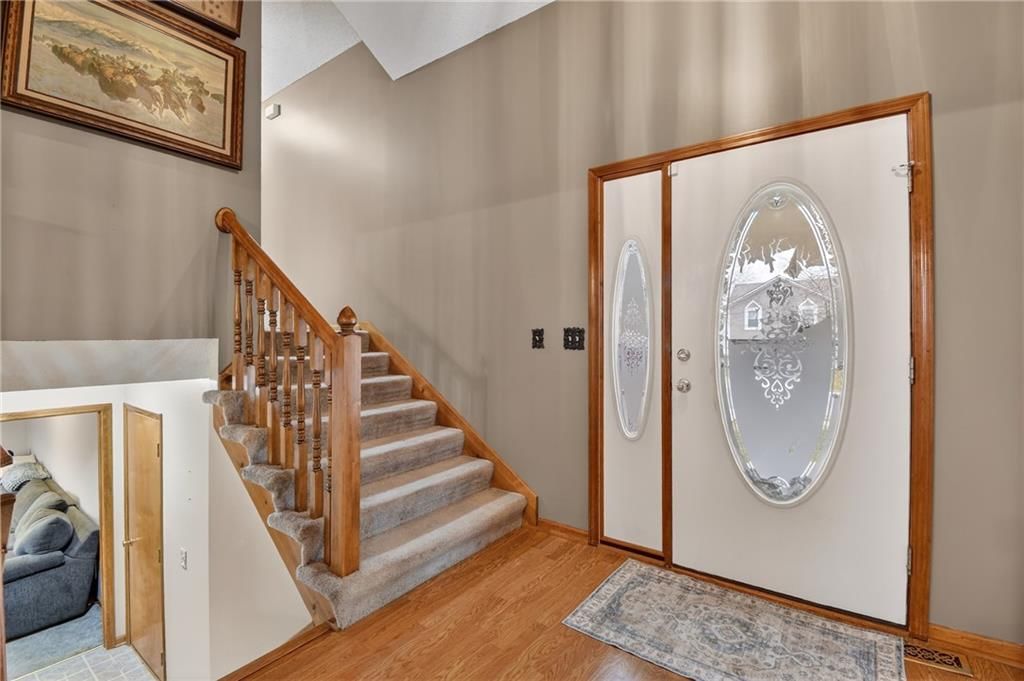 2304 Valley View W Drive — photo 4