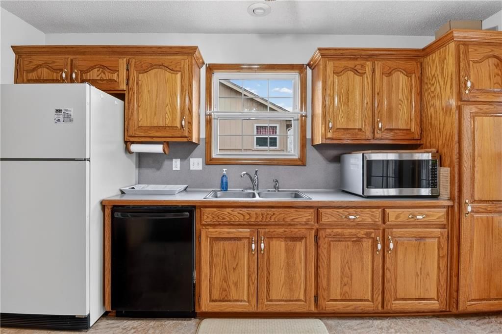 2304 Valley View W Drive — photo 12