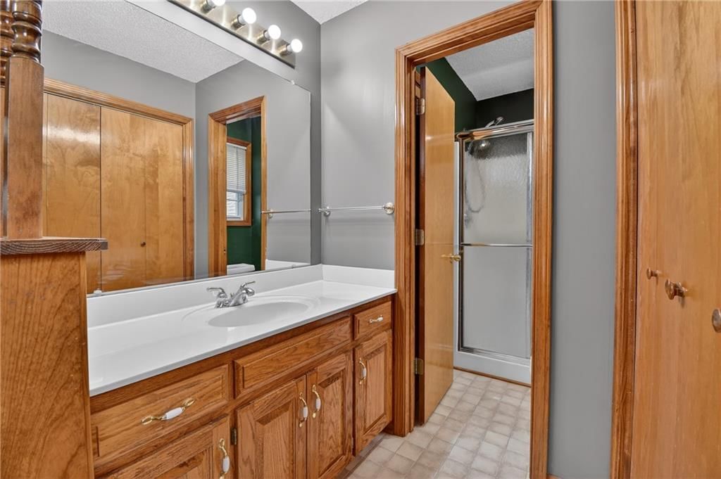 2304 Valley View W Drive — photo 18