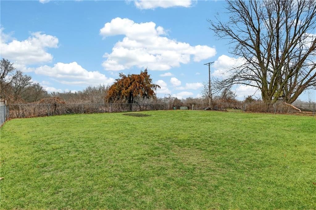2304 Valley View W Drive — photo 32