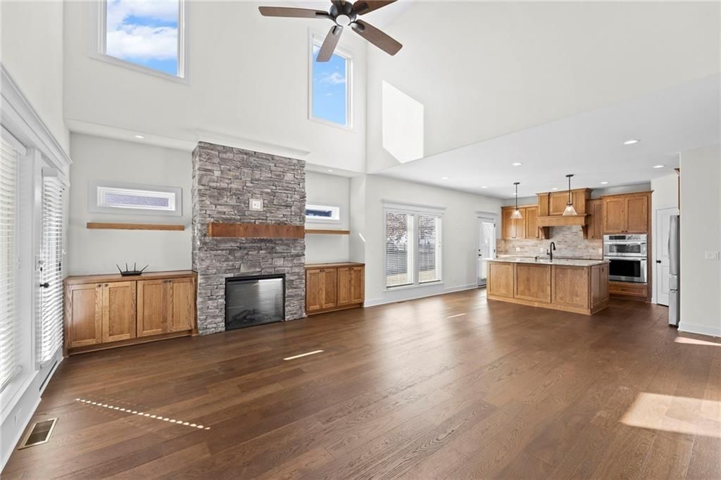 21025 W 225th Terrace — photo 4