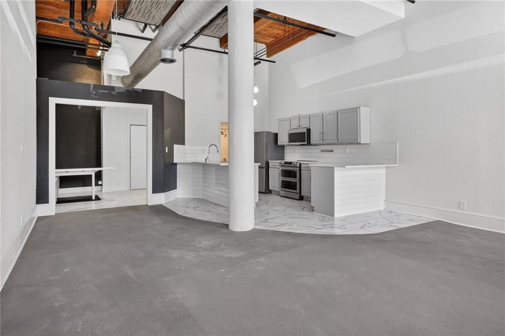 609 CENTRAL Street — photo 3