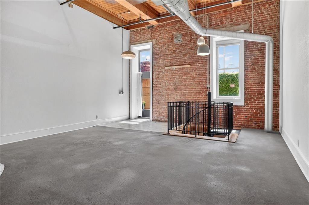 609 CENTRAL Street — photo 4