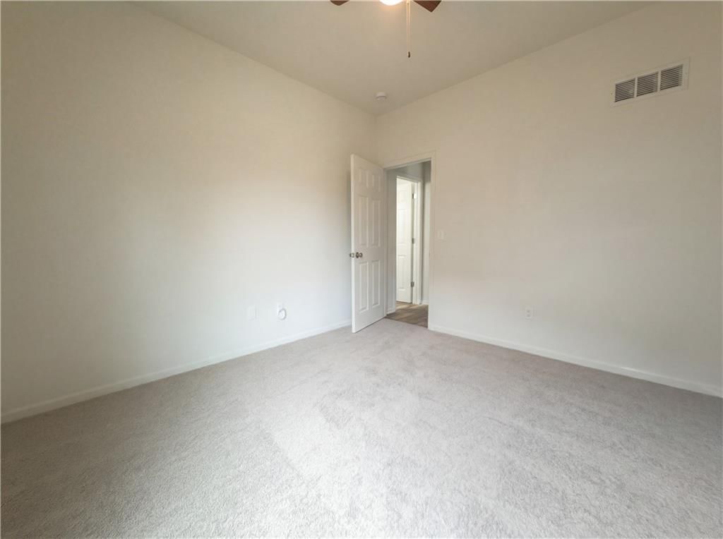 560 E Mockingbird Street — photo 8