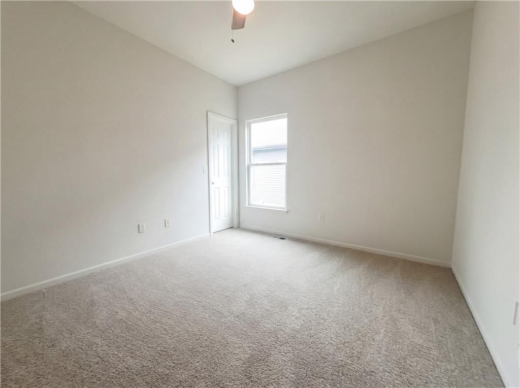 560 E Mockingbird Street — photo 9
