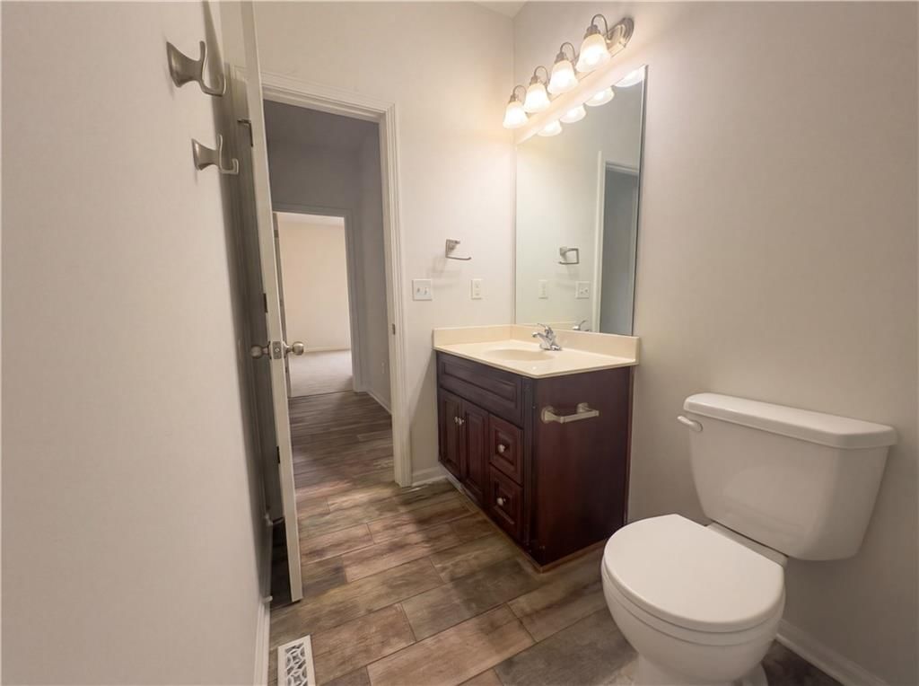560 E Mockingbird Street — photo 10