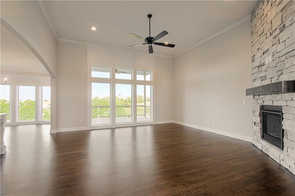 9808 N Laurel Avenue — photo 11