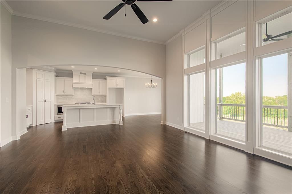 9808 N Laurel Avenue — photo 14