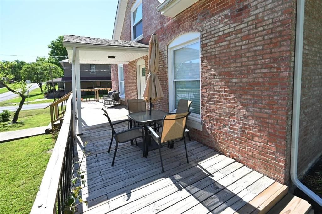306 Lewis Street — photo 9
