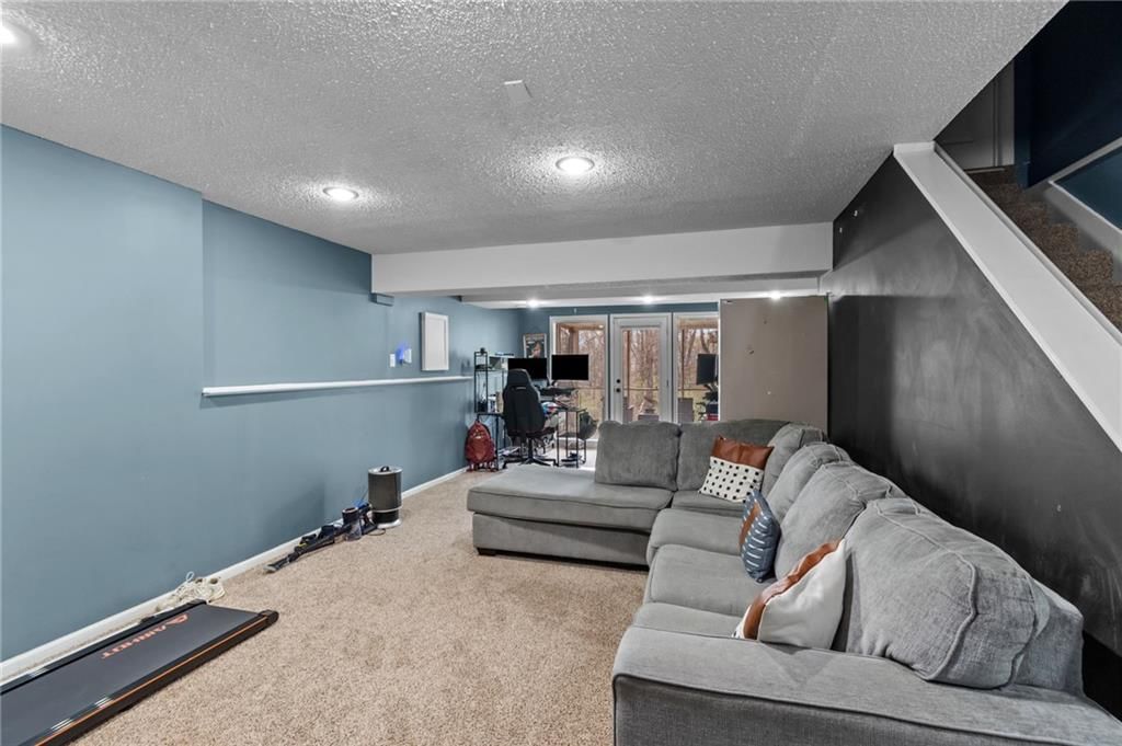 7833 N Strathbury Avenue — photo 24
