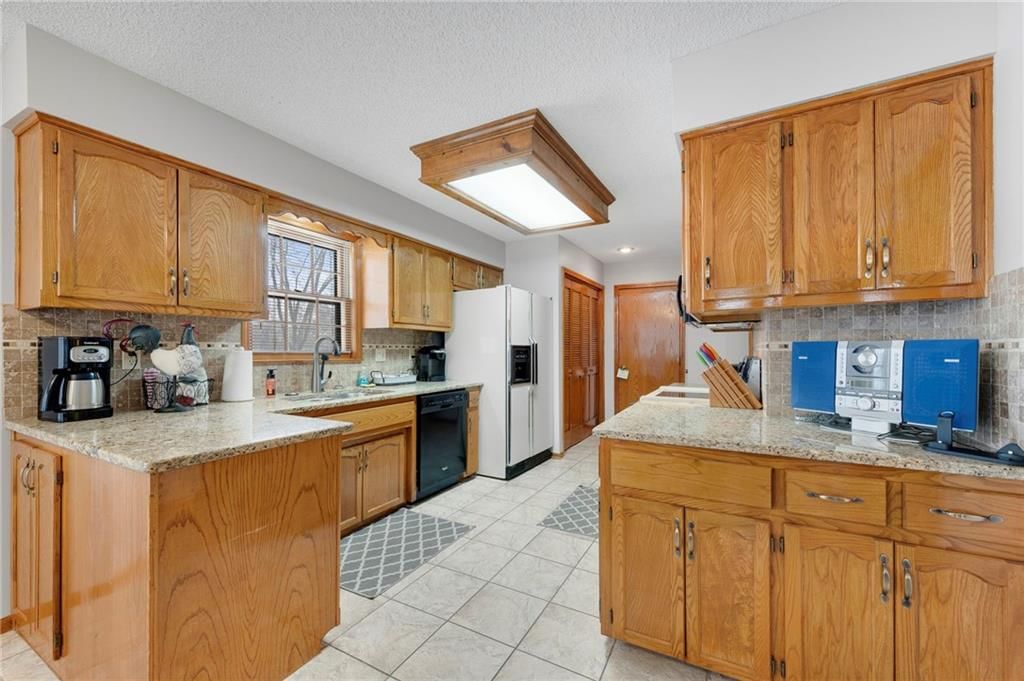 11800 England Street — photo 14
