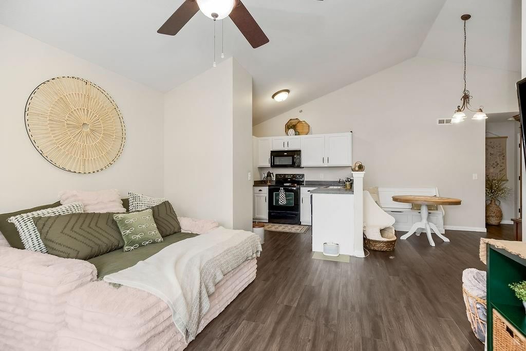 8010 N Drury Avenue — photo 7