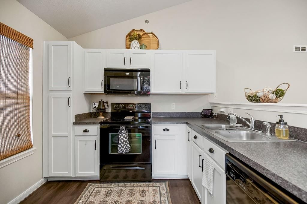8010 N Drury Avenue — photo 8