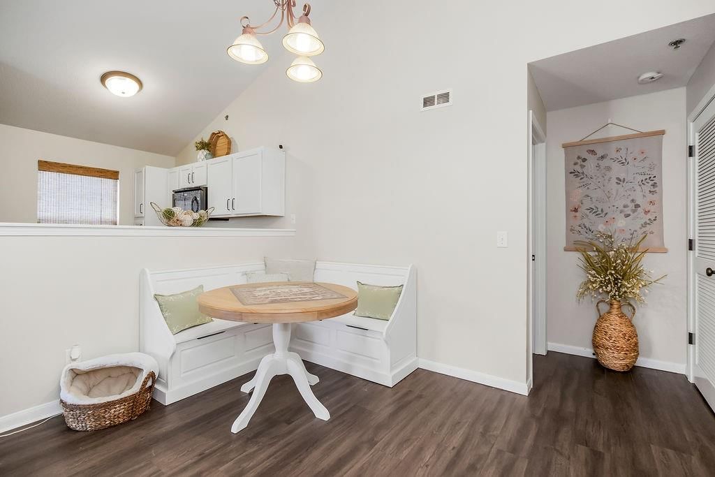 8010 N Drury Avenue — photo 10