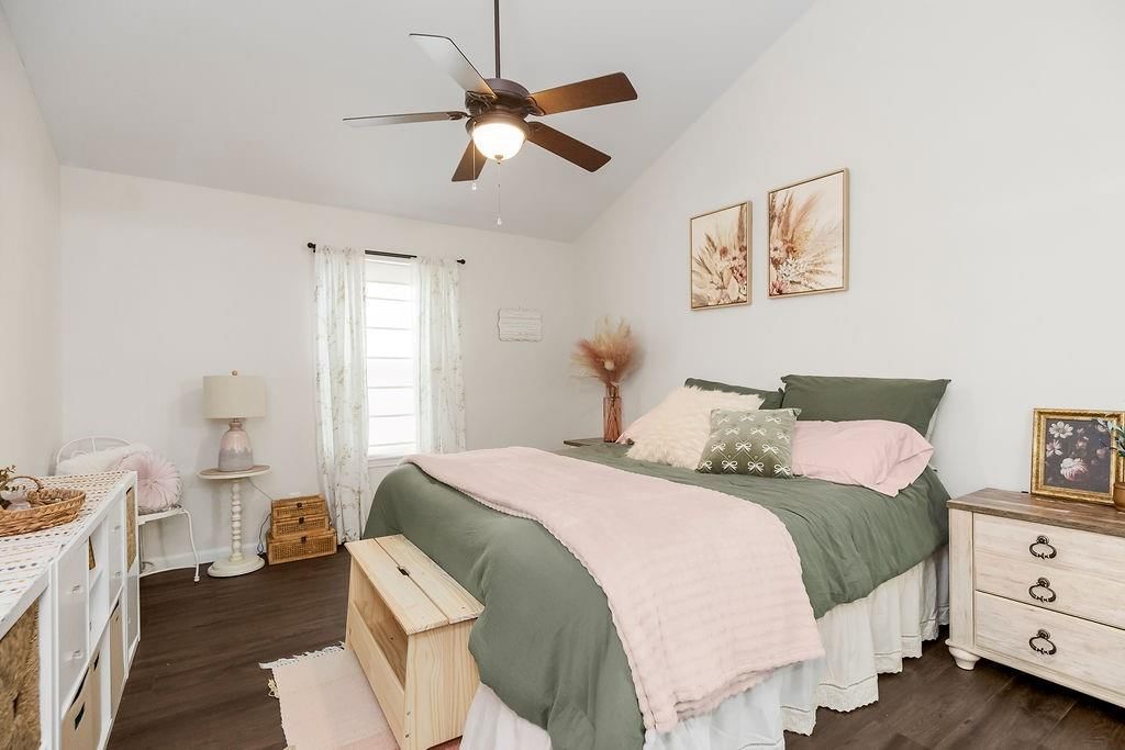 8010 N Drury Avenue — photo 11