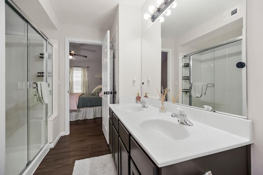 8010 N Drury Avenue — photo 14