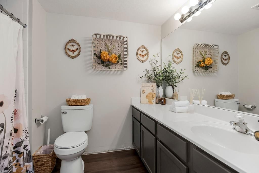 8010 N Drury Avenue — photo 17