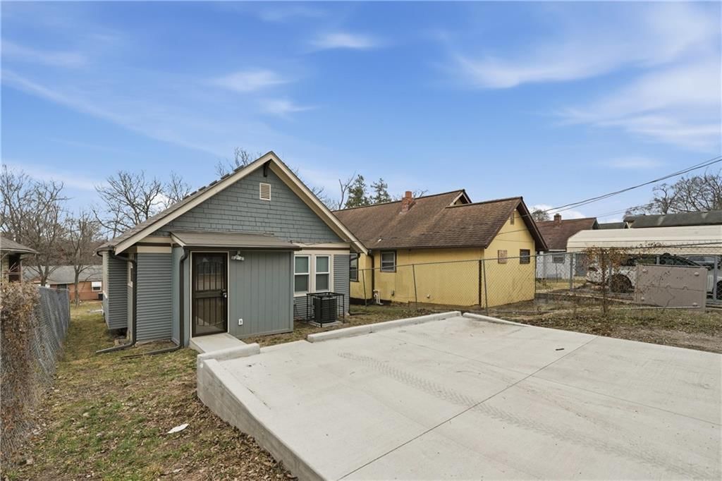 5132 Wabash Avenue — photo 33