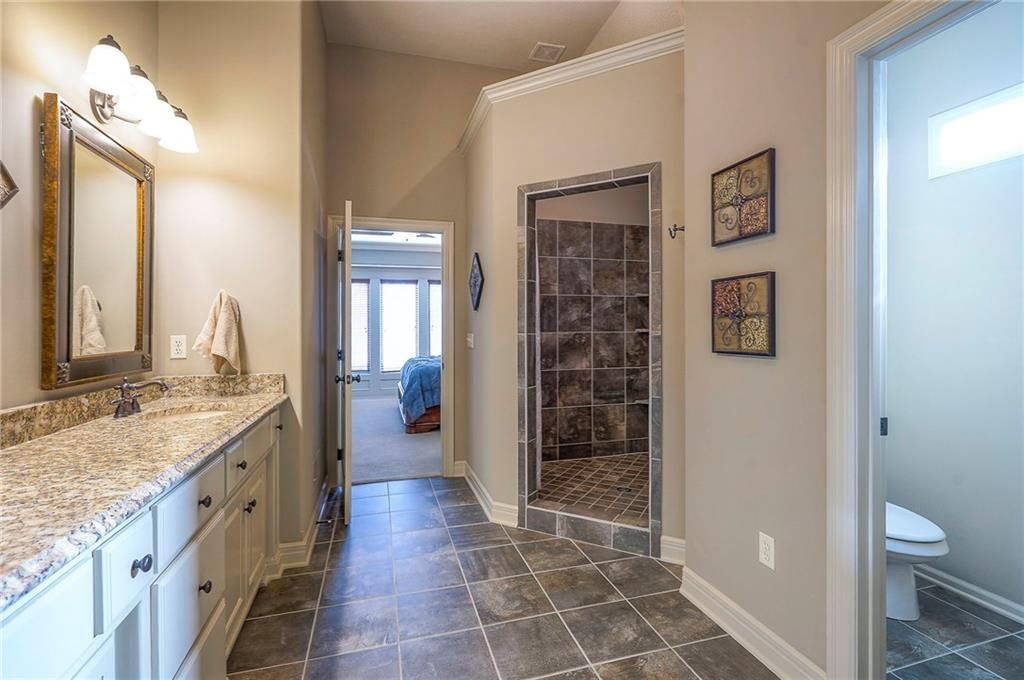 7803 N Hull Avenue — photo 37