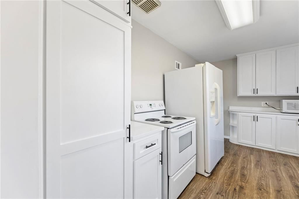 6102 W 67th Terrace — photo 13