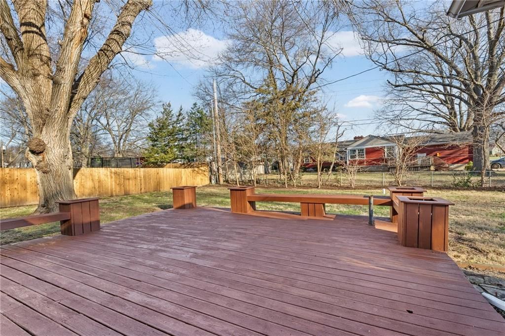 6102 W 67th Terrace — photo 27