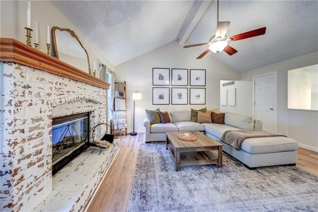 1305 NE Quail Walk Drive — photo 4