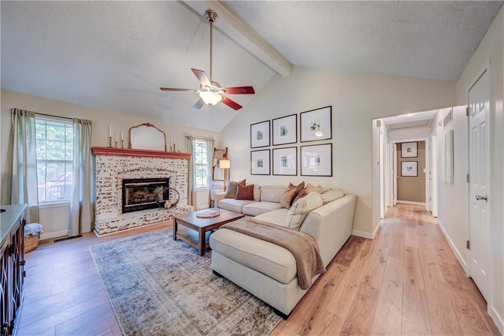1305 NE Quail Walk Drive — photo 5