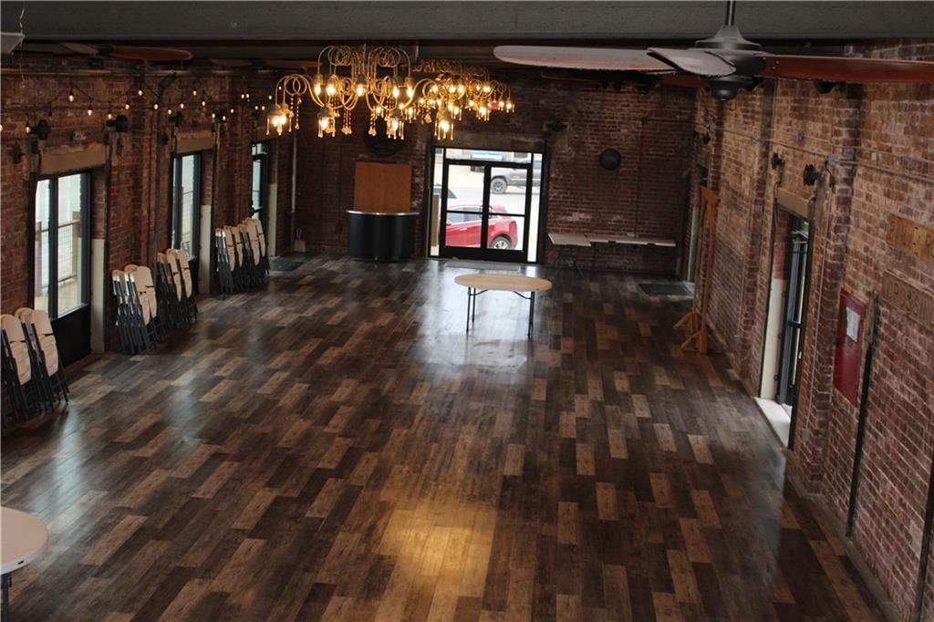 320 N Locust Street — photo 6