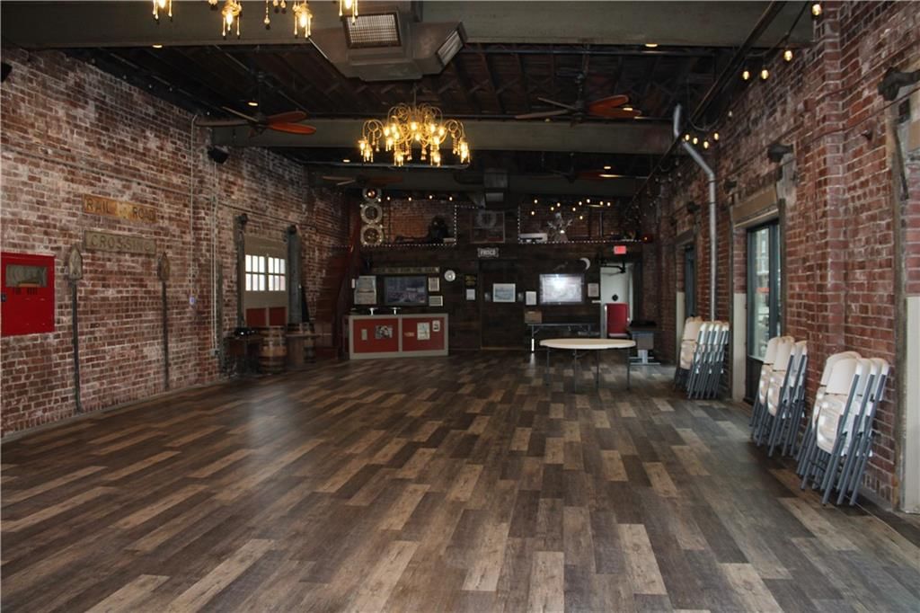 320 N Locust Street — photo 11
