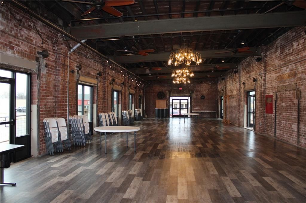 320 N Locust Street — photo 12