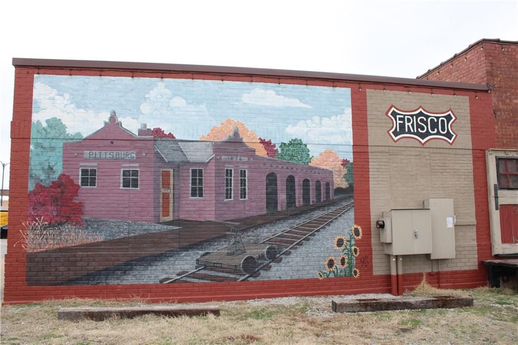320 N Locust Street — photo 21