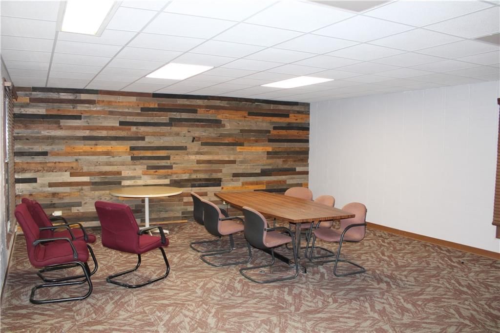 320 N Locust Street — photo 24