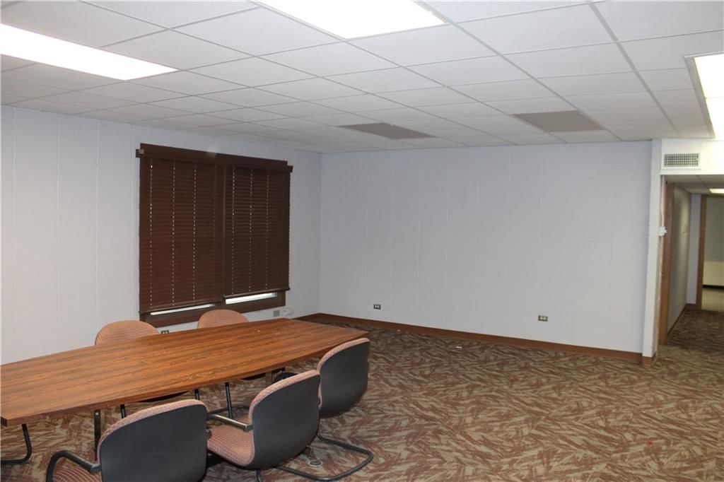 320 N Locust Street — photo 25